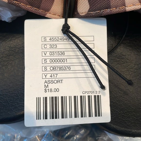 Urban Outfitters Camo Slides - Picture 5 of 6